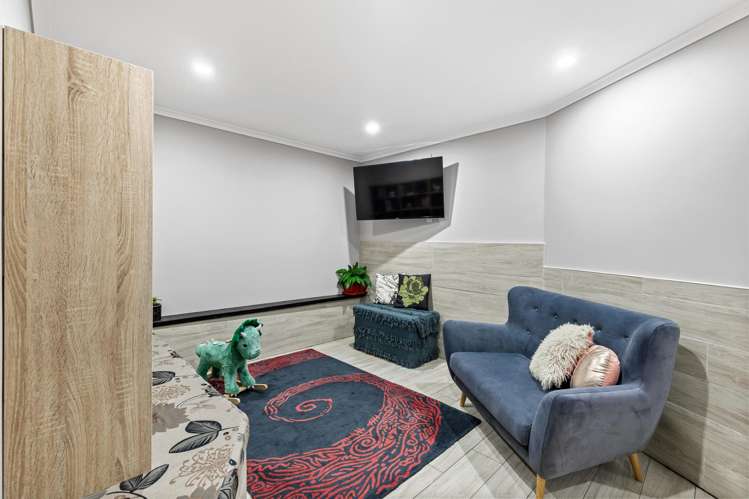 2/2 Forsythe Place Massey_14