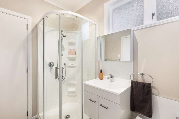 1 Tui Terrace Tawa_16