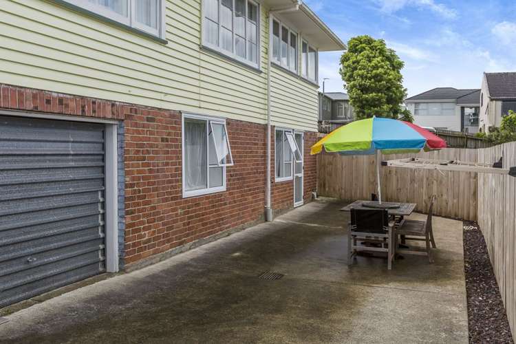 73 Pupuke Road Northcote_15