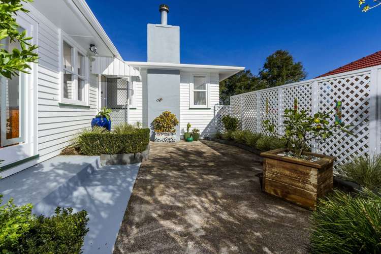 553 Richardson Road Mount Roskill_20