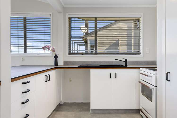 2/12 Isobel Street Acacia Bay_8