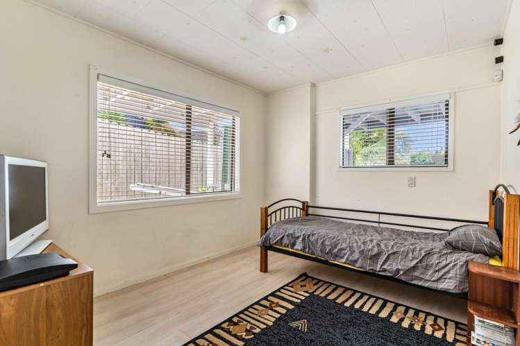 15 Flagstaff Place Massey_25