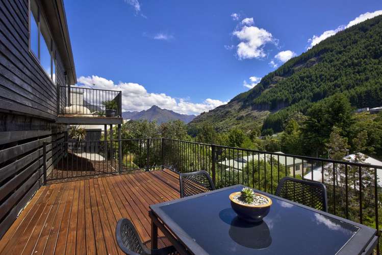 6 MacKinnon Terrace Sunshine Bay_16