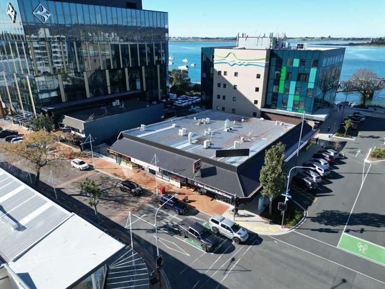 Shop 4, 110 Devonport Road City Centre_9