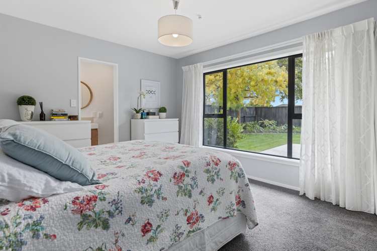 69 Regency Crescent Redwood_11