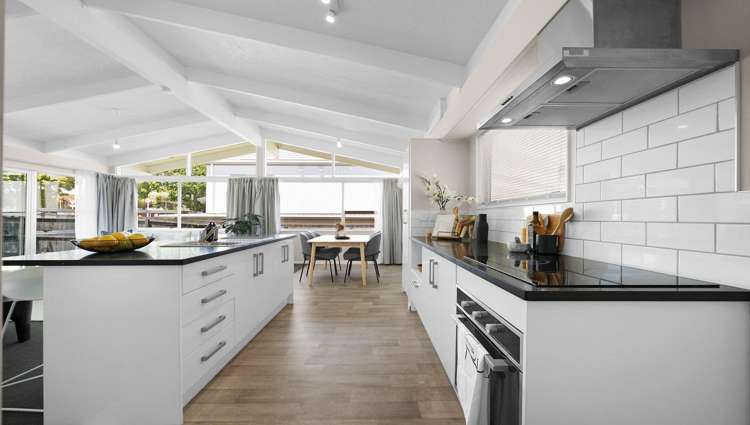 127 Coxhead Road Manurewa_3