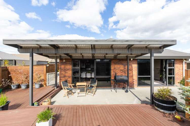 7 Medallion Court Kelvin Grove_23