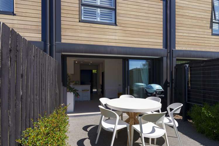 8B Champion Street Edgeware_13