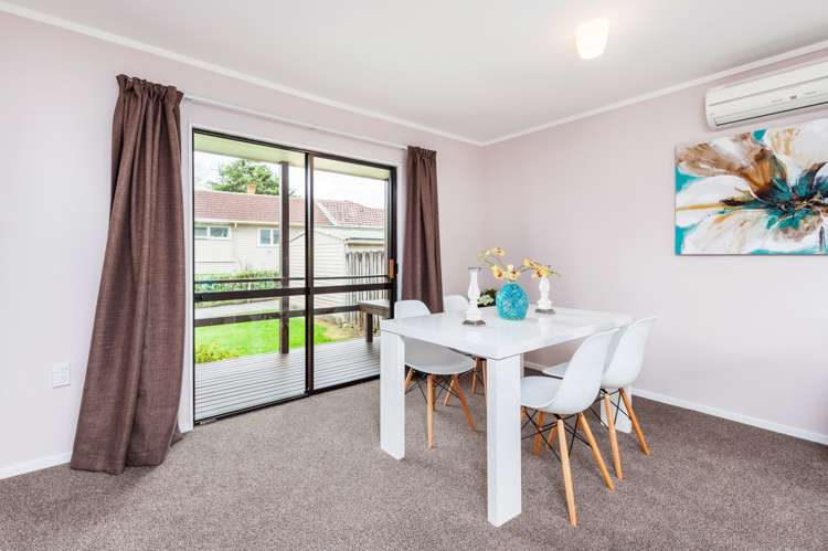 1/4 Helga Crescent Te Atatu Peninsula_6