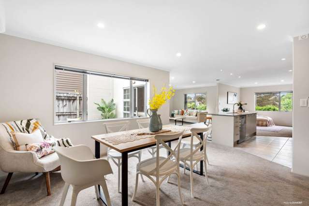 5 Savona Drive Flat Bush_2