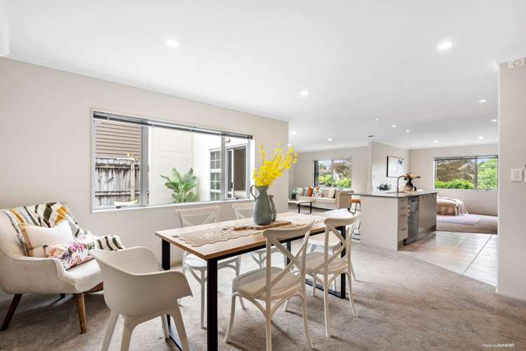 5 Savona Drive Flat Bush_2