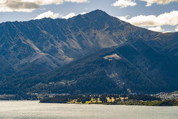 3 Water Race Lane Jacks Point_15