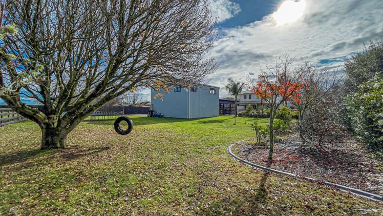 165 The Oaks Drive Leamington_30