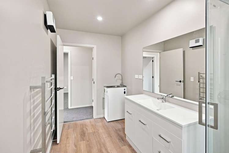 71 Burdon Loop Lake Hawea_10