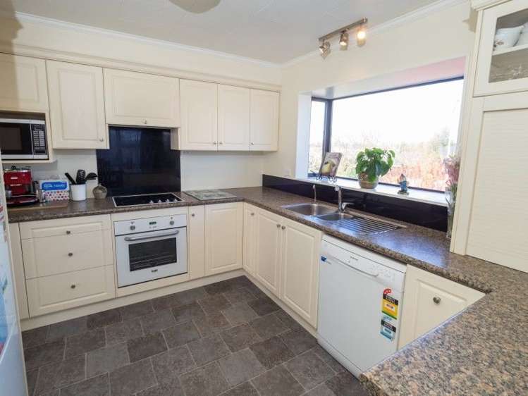 34 Alford Forest Road Allenton_4