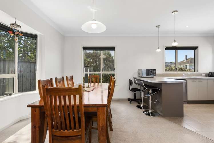 2a Field Street Silverstream_8