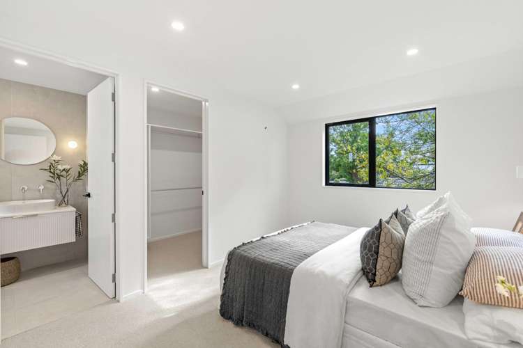 2/60 Innes Road Merivale_8