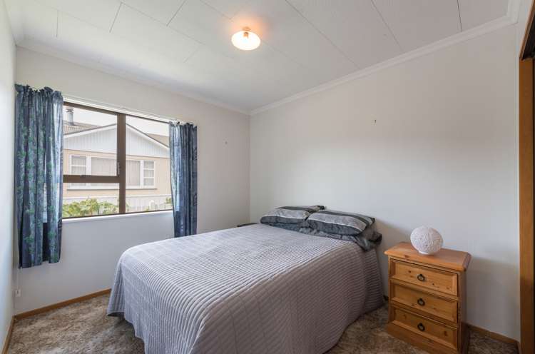 14 Maitland Avenue Stoke_6