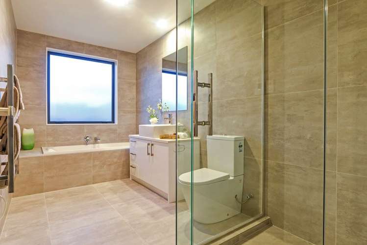 5 Azzurro Way Flat Bush_18