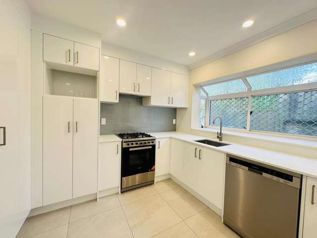 14B Bowling Avenue 1662_3