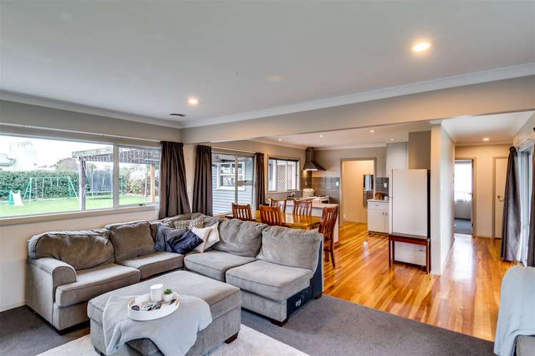 82 Wycliffe Street Onekawa_4