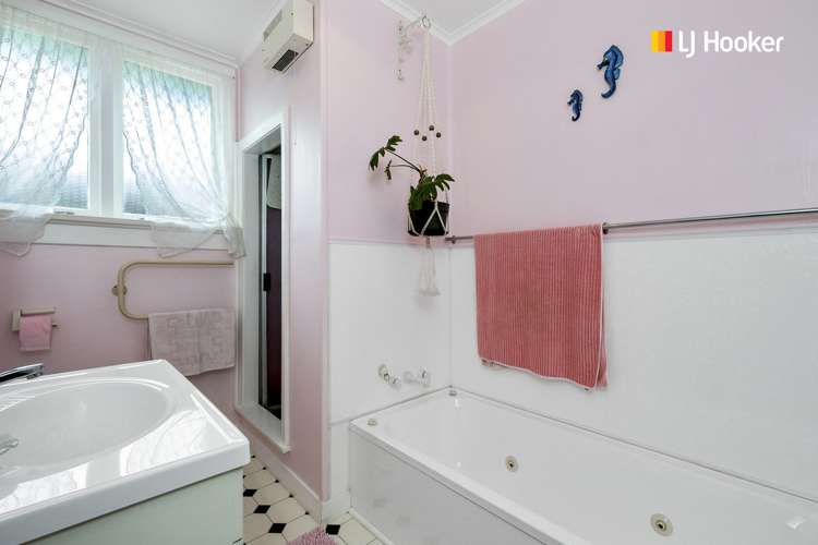 121 Larnach Road Vauxhall_11