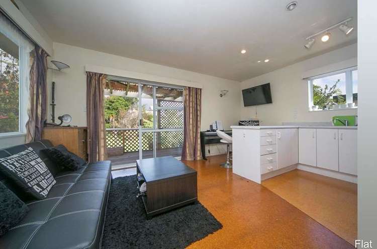 Netherlands Avenue Kelston_1