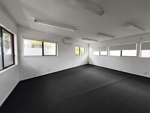 Flexible first floor offices – occupy one or both