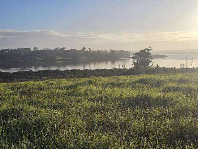 Beautiful | North-facing | Waterfront