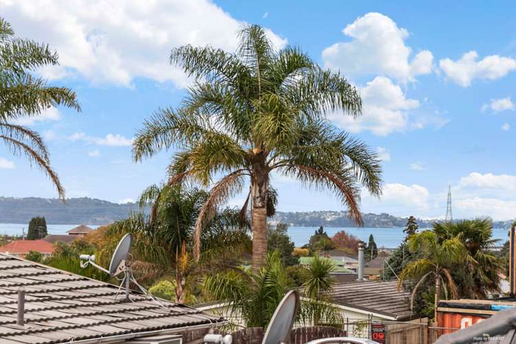 5 Bordeaux Parade Te Atatu South_12