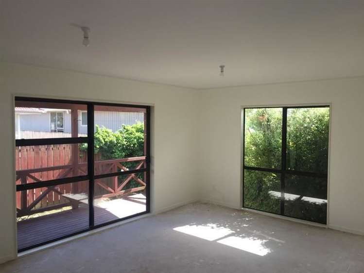 2/139 Clevedon Road Papakura_2