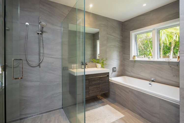 11 Westbourne Road Murrays Bay_12