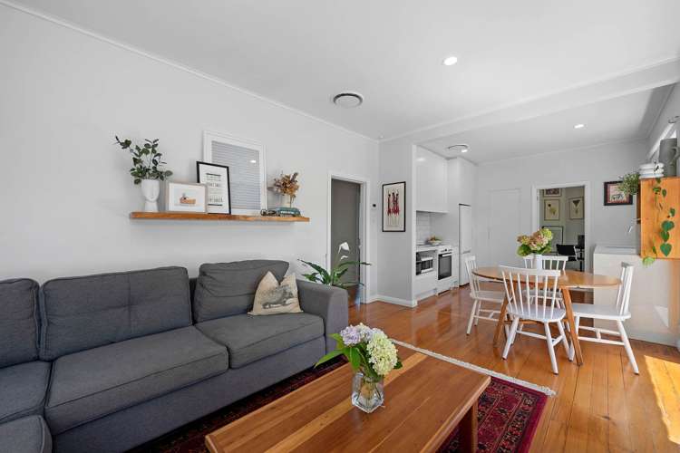 60 Old Lake Road Narrow Neck_8