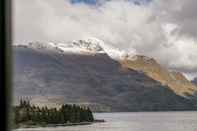 3/6 Suburb Street Queenstown_23