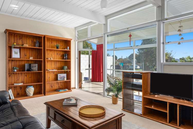 1/8 Peter Snell Street_3
