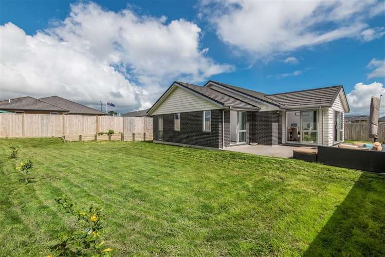 102 Pohutukawa Parade Riverhead_2