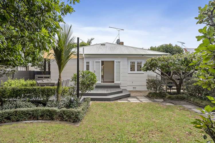 2 Hazelmere Road Sandringham_17