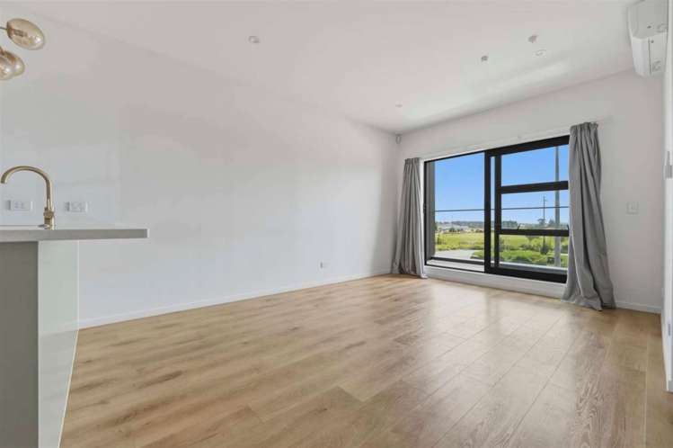 Unit 2 25 Flat Bush School Road Flat Bush_1