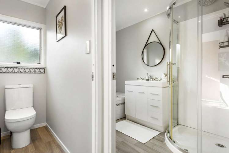 1/6 Phillipa Place Browns Bay_19