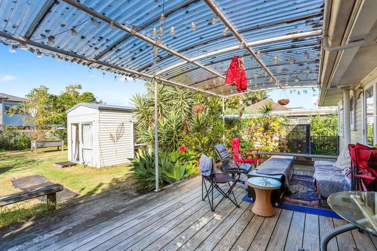 60 Neil Avenue Te Atatu Peninsula_12