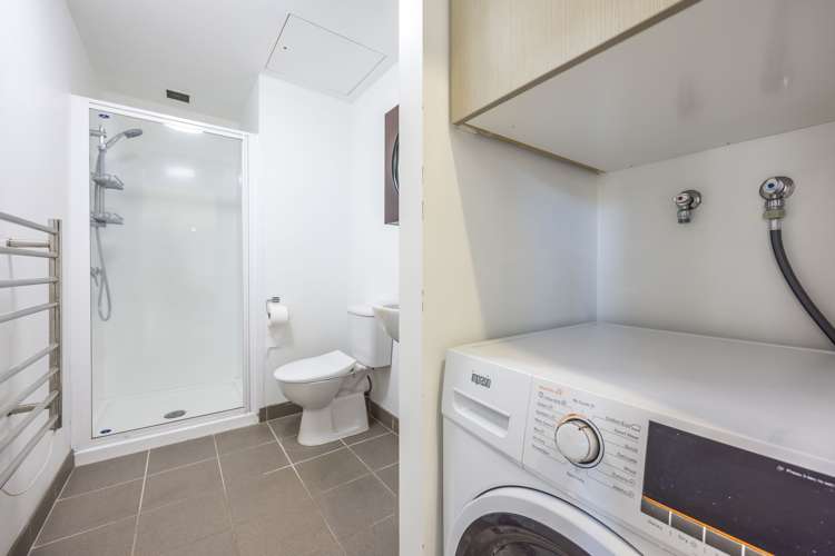 4j/15 City Road Auckland Central_9