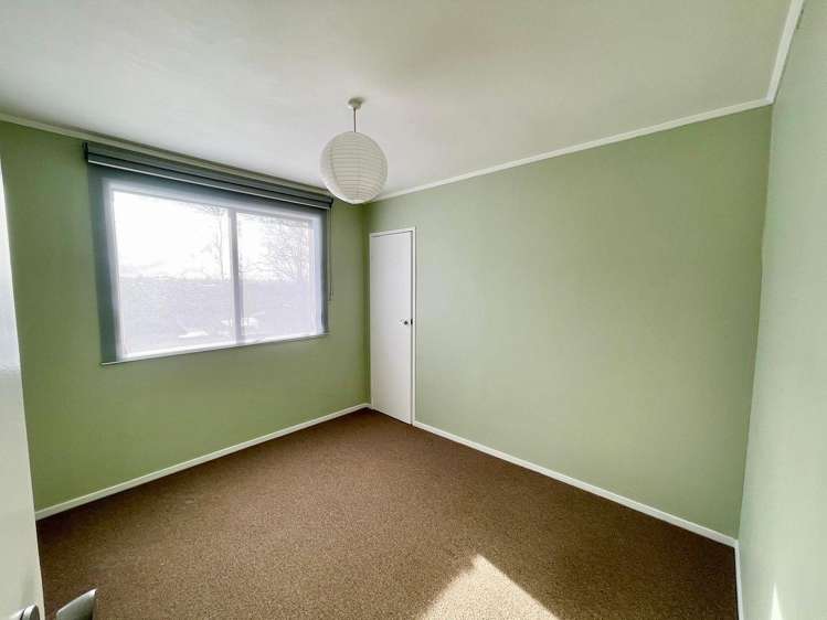 87 Solar Road Glen Eden_7