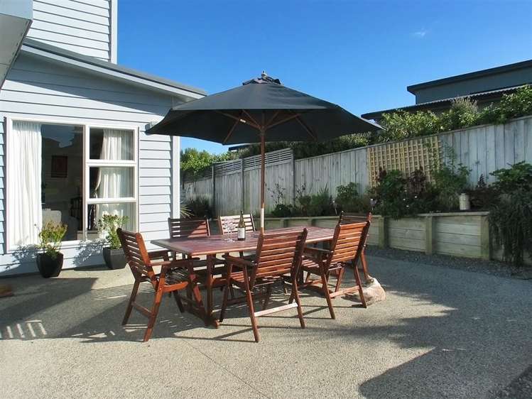 2 Peel Lane Aotea_18