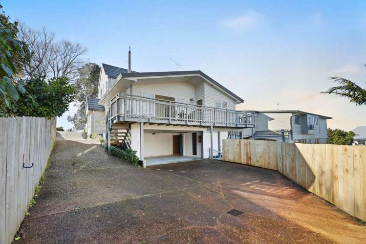 19 Beach Road Mellons Bay_36