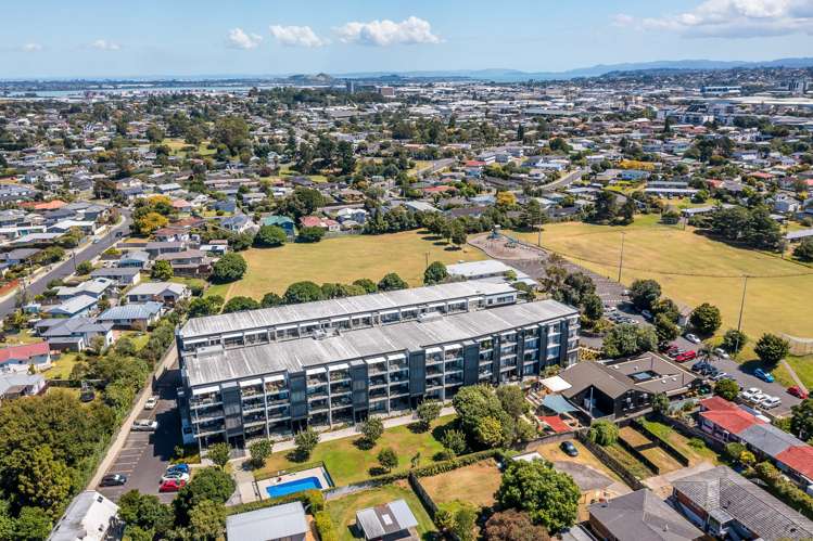 52/8 Thompson Park Road Mount Wellington_15