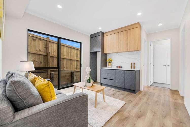 24 Ballyalton Crescent Flat Bush_1