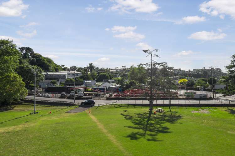 1r Bullock Track Grey Lynn_6