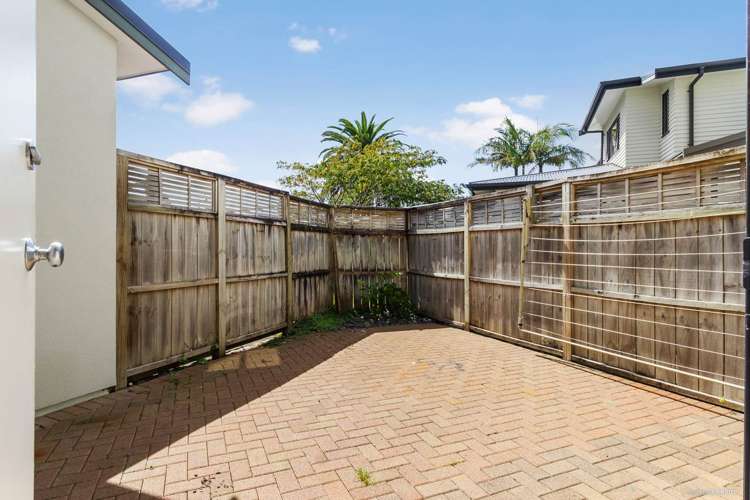 17/2 Armoy Drive East Tamaki_9