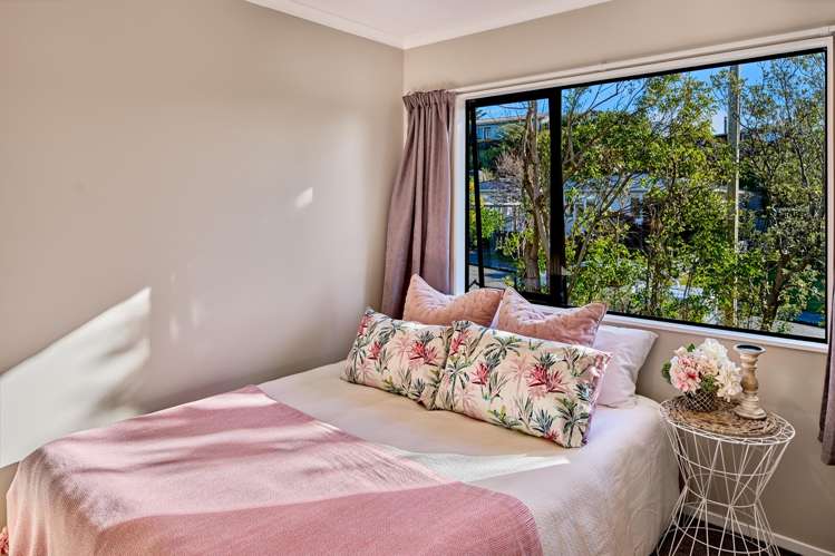 3 Makora Grove Paremata_10