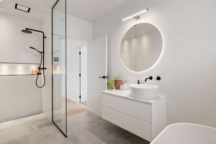 788 River Road Chartwell_11